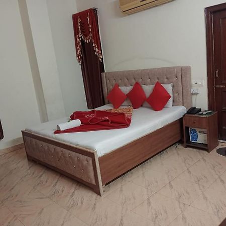 Hotel Holiday Inn Paradise Chandigarh Exterior photo