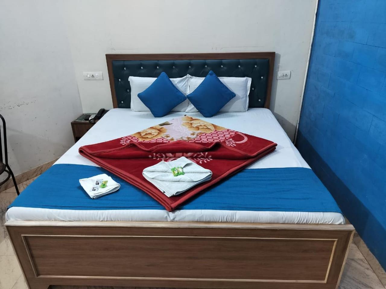 Hotel Holiday Inn Paradise Chandigarh Exterior photo