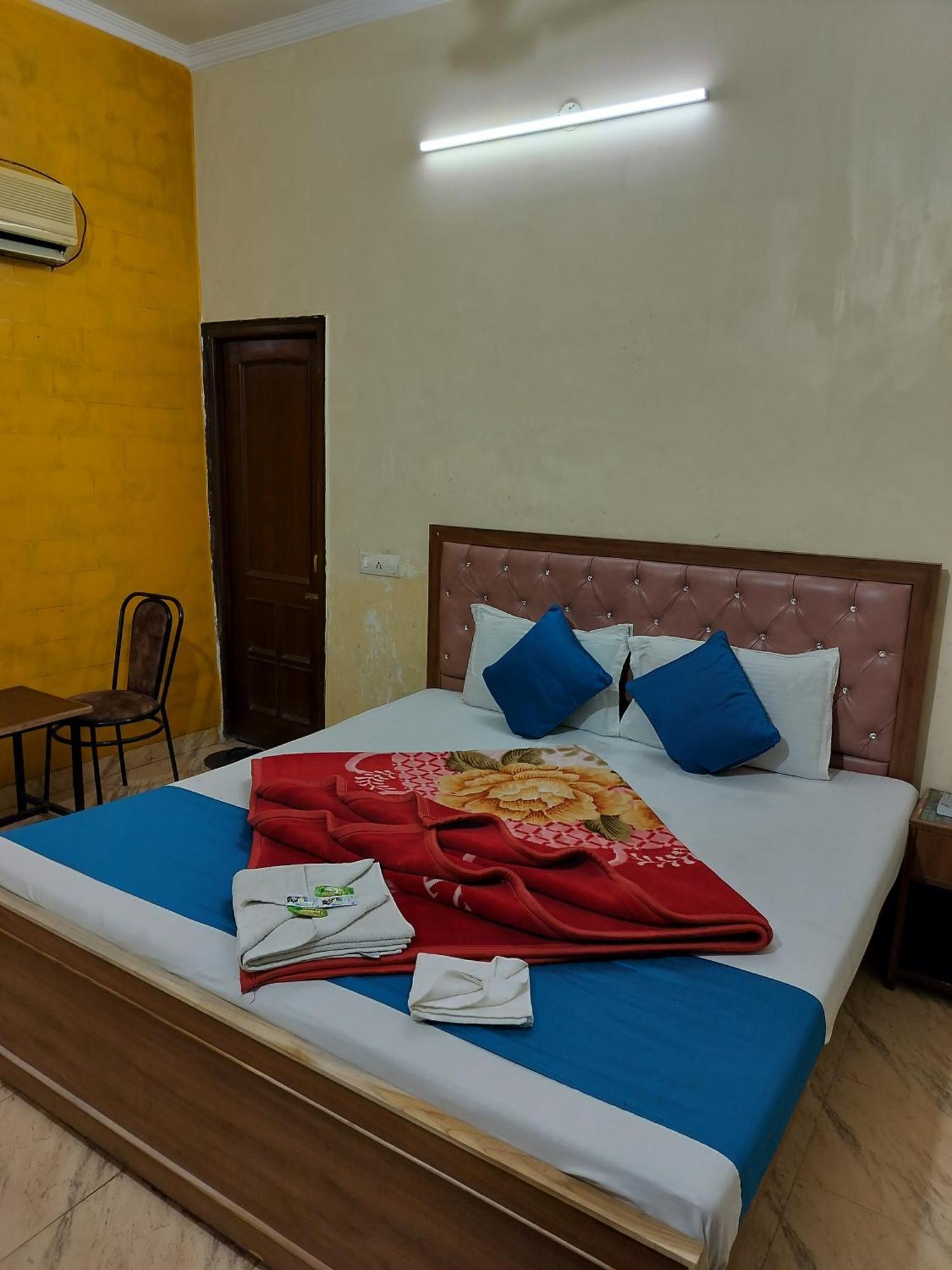 Hotel Holiday Inn Paradise Chandigarh Exterior photo