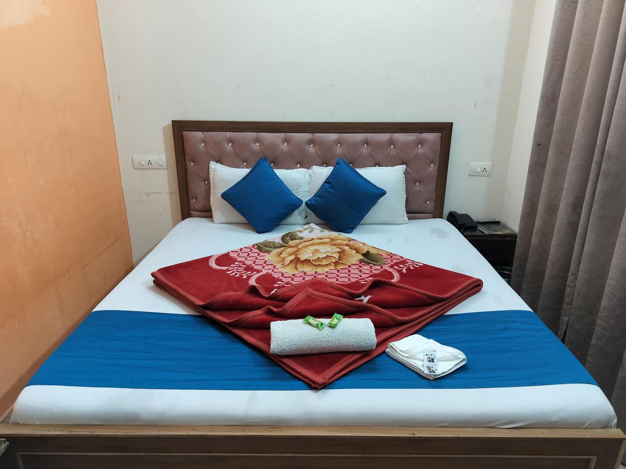 Hotel Holiday Inn Paradise Chandigarh Exterior photo